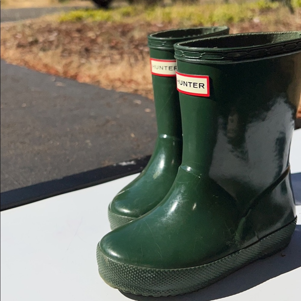 Kids Hunter rain boots. Size 7